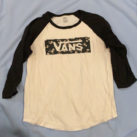 CLOTHING - Picture 9 of 11